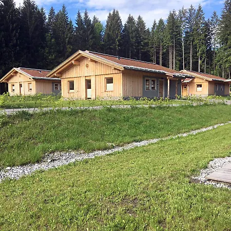 Dobringers Chalet-Dorf Waroes * Hermagor-Pressegger See